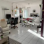 La Maison Parisienne & Jardin Гостевой дом 4*
