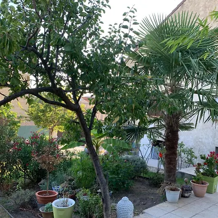 La Maison Parisienne & Jardin Гостевой дом