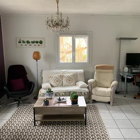 Guest house La Maison Parisienne & Jardin Argenteuil