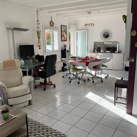 La Maison Parisienne & Jardin Guest house *