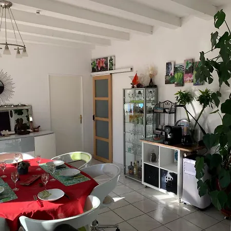 La Maison Parisienne & Jardin Guest house Argenteuil