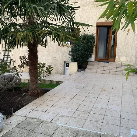 La Maison Parisienne & Jardin Guest house *